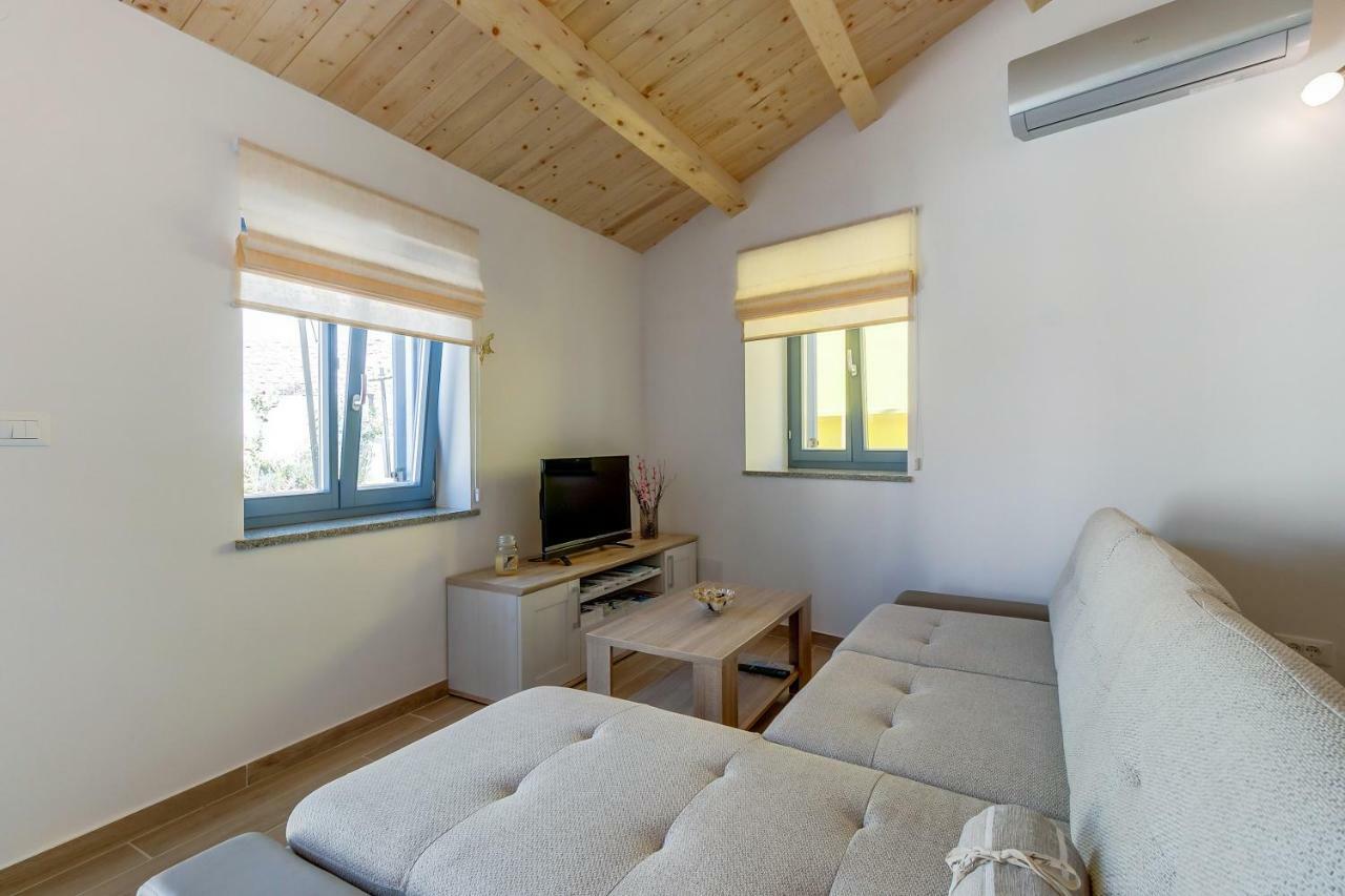 Apartments Relax Veli Losinj Exterior photo