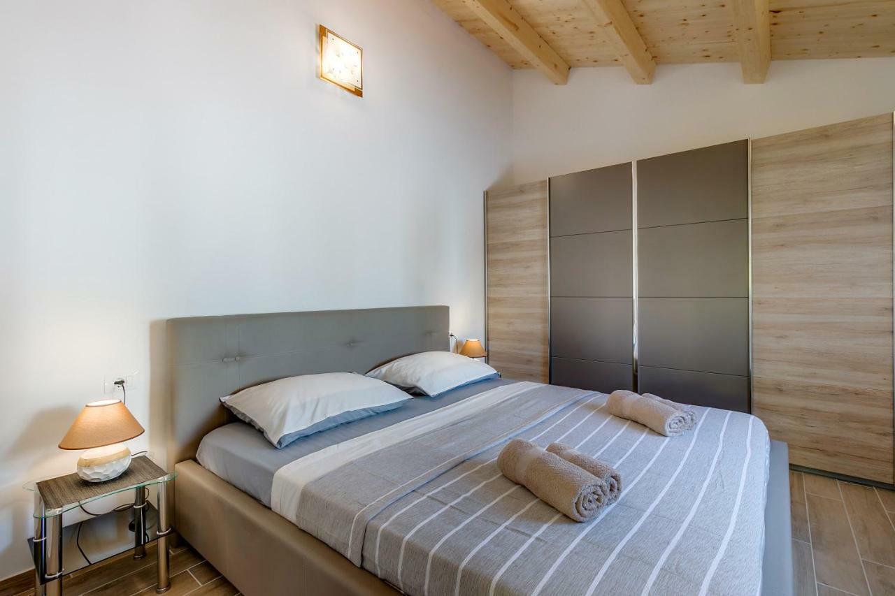 Apartments Relax Veli Losinj Exterior photo