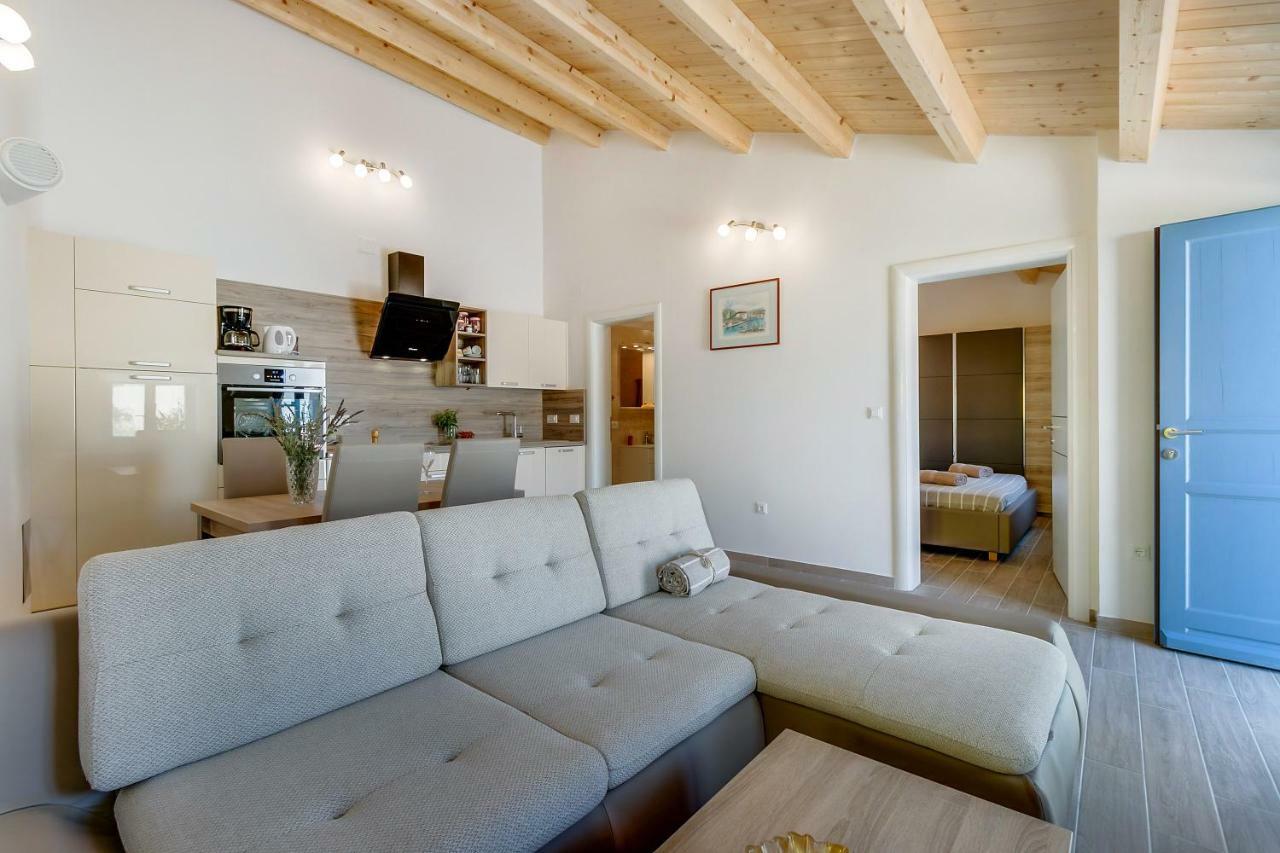 Apartments Relax Veli Losinj Exterior photo