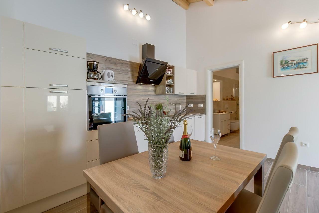 Apartments Relax Veli Losinj Exterior photo