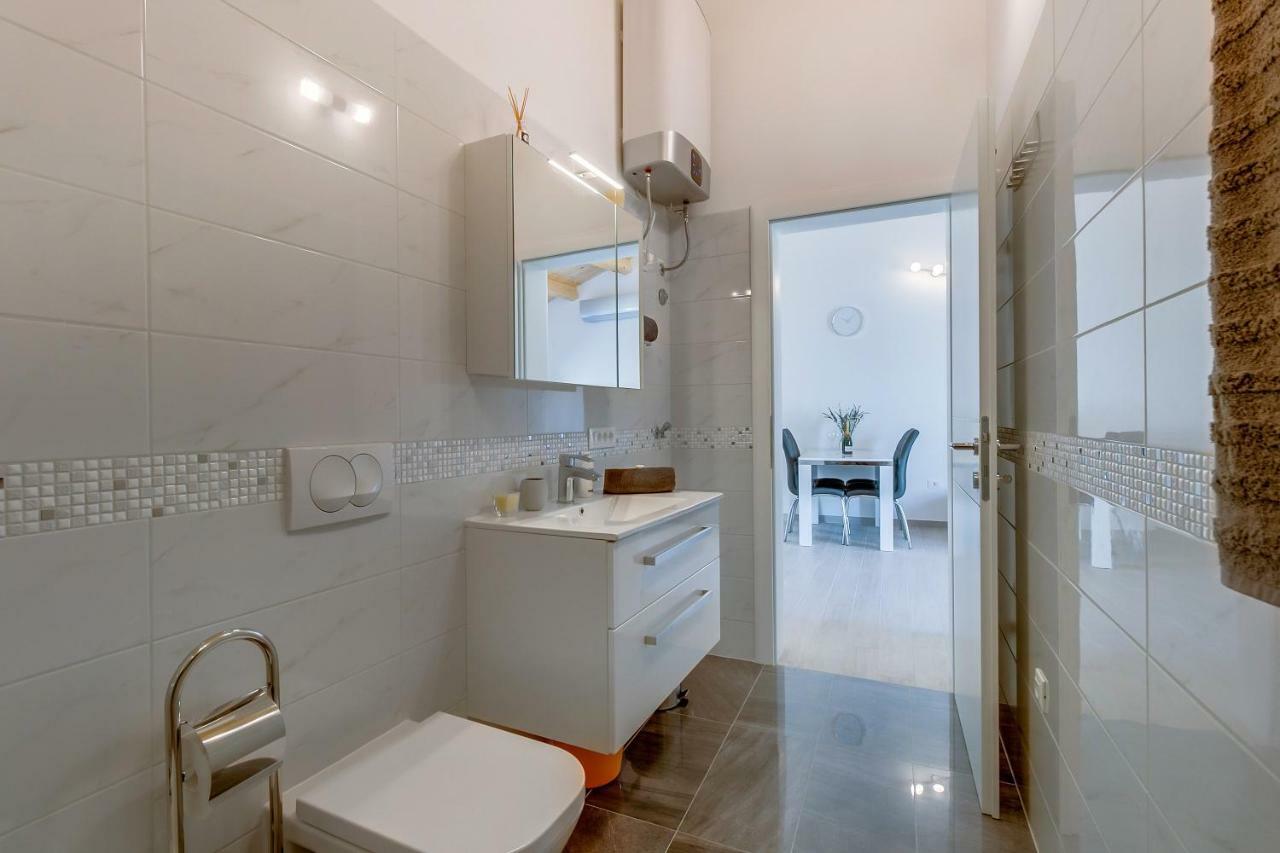 Apartments Relax Veli Losinj Exterior photo