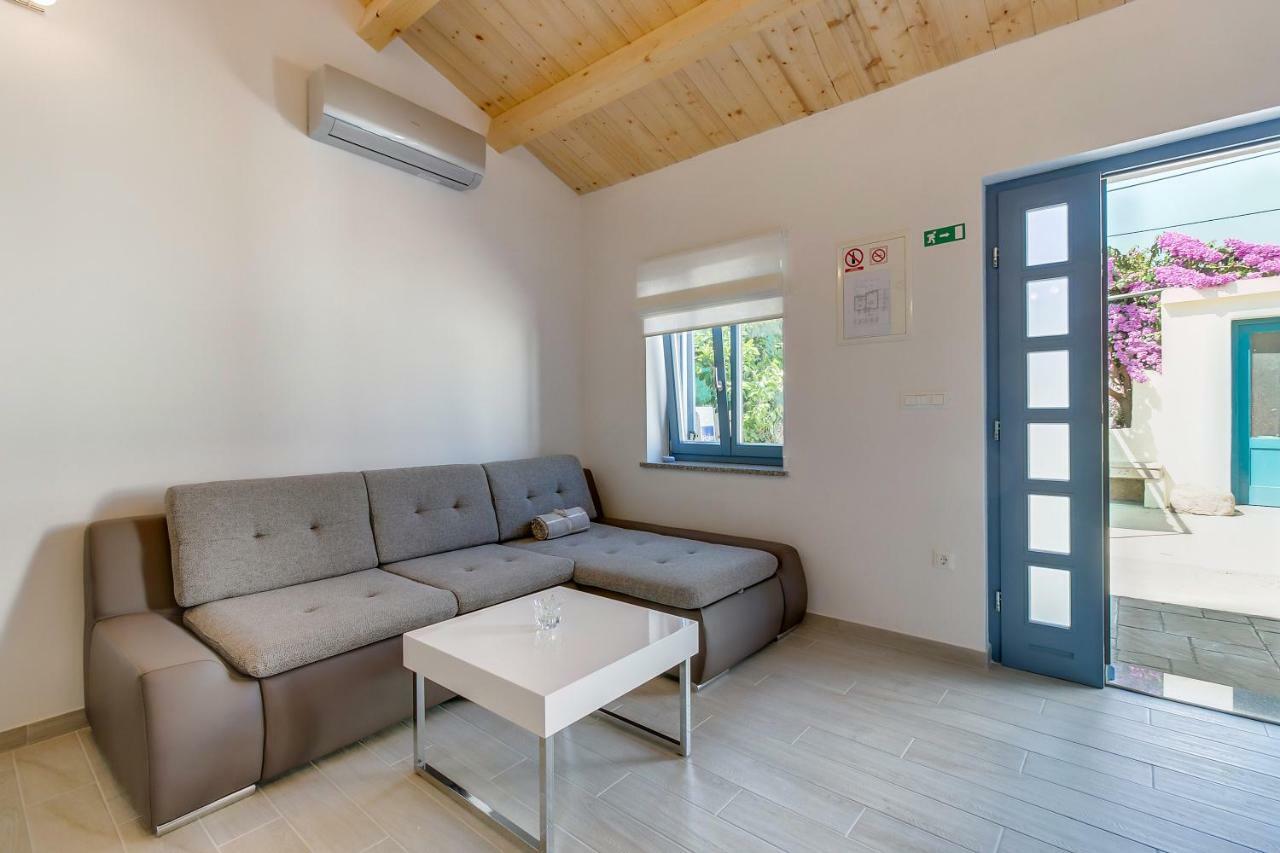 Apartments Relax Veli Losinj Exterior photo
