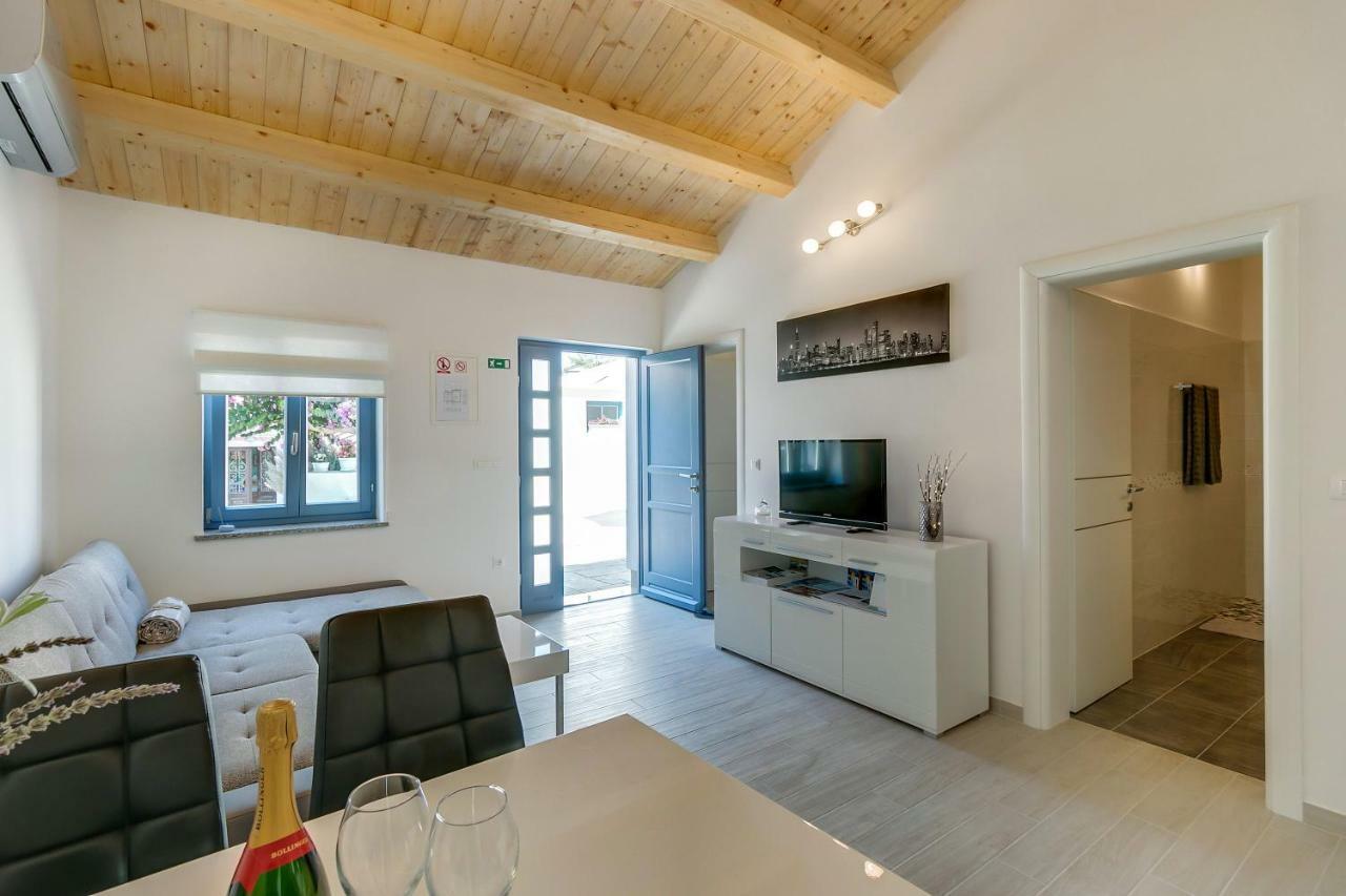 Apartments Relax Veli Losinj Exterior photo
